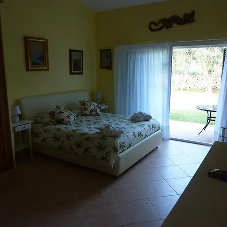 Mapalu Menorca Bed & Breakfast Trebeluger